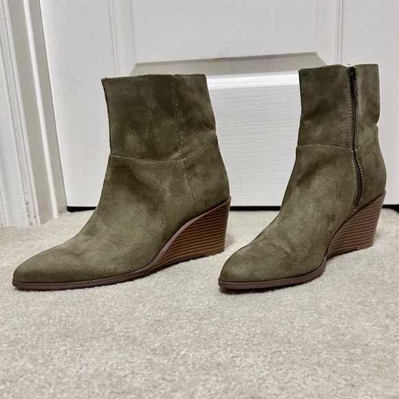 Adrienne Vittadini Suede Ankle Boots Tan Taupe - Picture 2 of 12